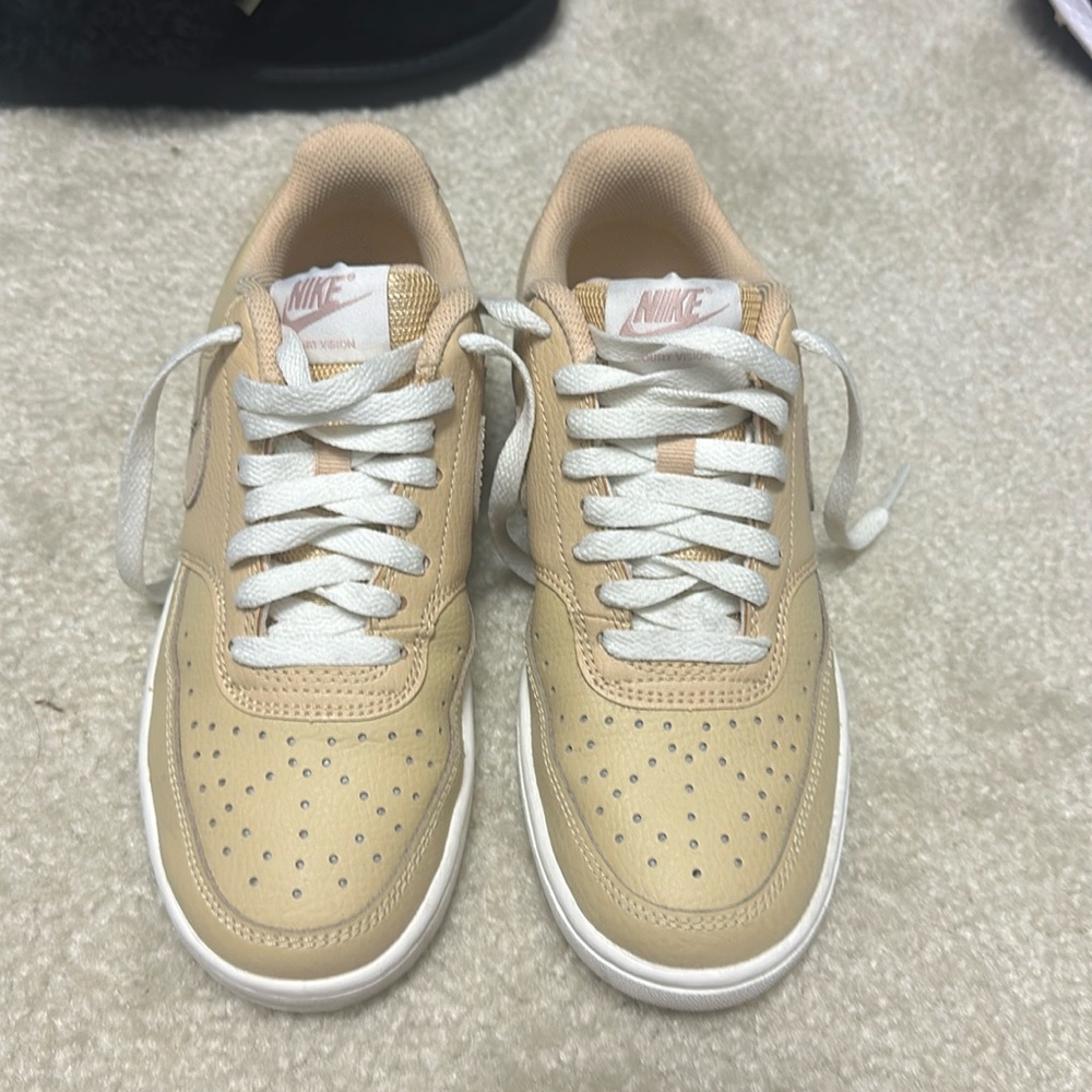 Nike kids 6.5 which is equivalent to women’s size 8!